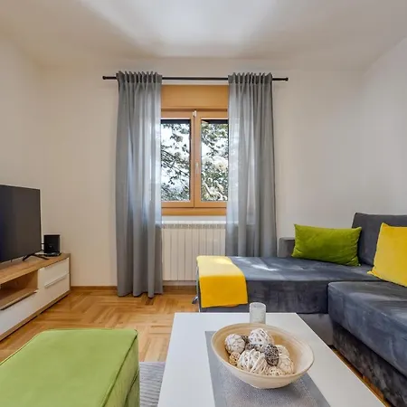 Apartment Colic