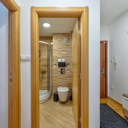 Apartment Colic